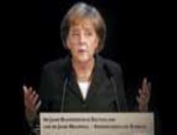 Merkel de sümenaltı etti