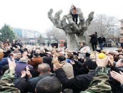 Huzur için polisle dertleştiler