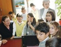 Öğrenciler savcıyı sorguya çektiler