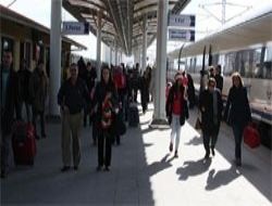 Sömestr'de YHT doldu taştı
