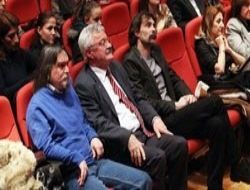 Pencere farklı mesaj aynı: Şiddete hayır