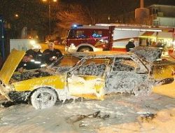 Gaz dolduran araç yandı
