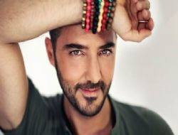 Önce imza sonra konser