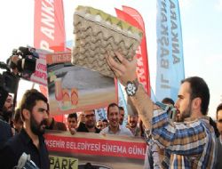 Belediye önünde otopark eylemi