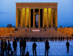 Anıtkabir'de gece buluşması