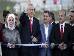 Esertepe'nin kurdelesini Erdoğan kesti