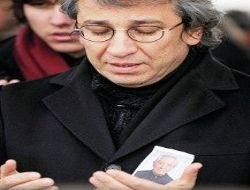 Dündar'ın babası toprağa verildi