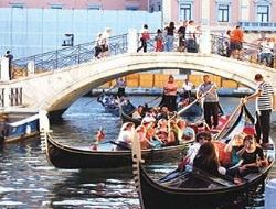 Türk turistler kendilerini sevdiriyor