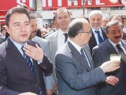 Babacan, seçim çalışmalarını sürdürüyor