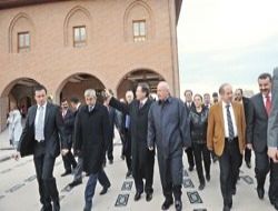 Gökçek Vali'ye Hacı Bayram'ı gezdirdi