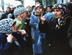 Emeklinin gözü kulağı seçim bildirgelerinde