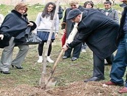 Öğrenciler Çankaya'yı ağaçlandırıyor