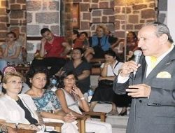 Cemal Safi şiirleriyle Ankaralıları büyüledi