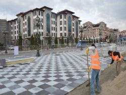 Keçiören Meydanı ışıklandı
