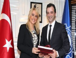 ANGİAD'da devir-teslim