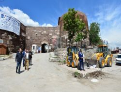 Ankara Kalesi'nde meydan hazırlığı