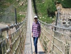 Köy Parkı'ı at üstünde tanıttı