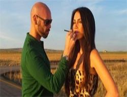 Demi Moor'un makyözü geliyor