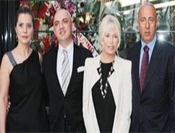 Açılışı süper star yaptı