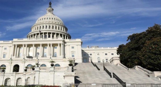 ABD'de kongre binası göstericiler tarafından basıldı