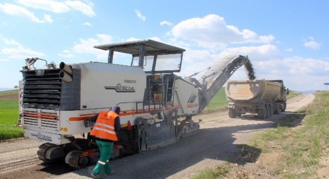 Akyurt-Çubuk yolunda asfalt çalışması