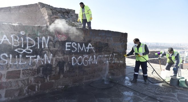 Ankara Kalesi'ne deterjanlı temizlik