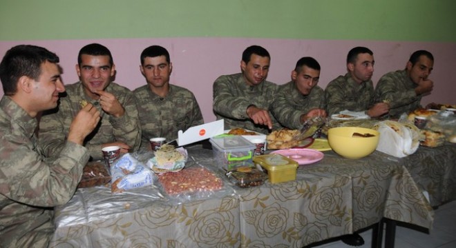 Ankara'dan Mehmetçik'e duygulandıran destek