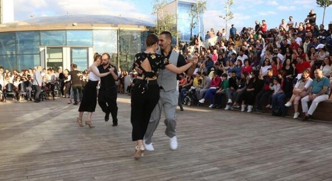 Atakule'de tango zamanı