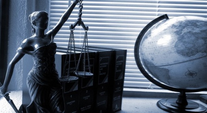 Bakan Tunç'tan AYM Başkanı Özkaya'ya tebrik