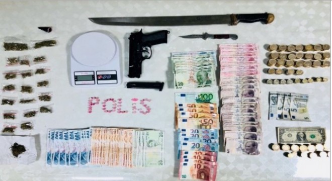Başkent'te uyuşturucu satıcısına suçüstü