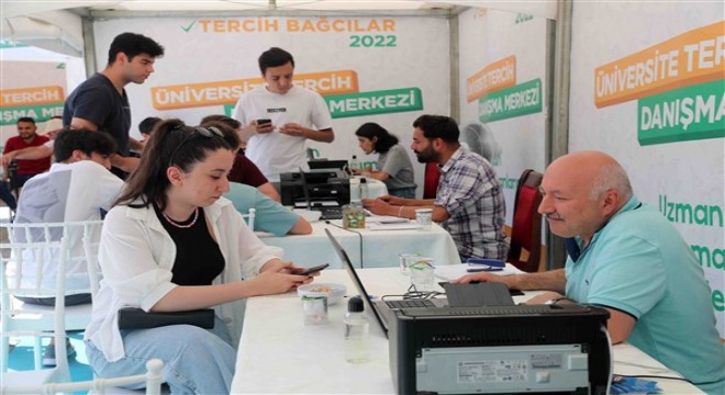 Bağcılar Belediyesi'nden öğrencilere üniversite tercihi desteği