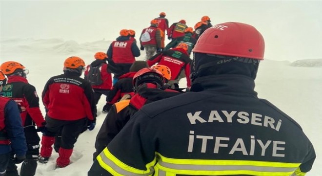 Başkan Büyükkılıç, Erciyes Tatbikatı'na katılan itfaiye ekiplerine belgelerini verdi