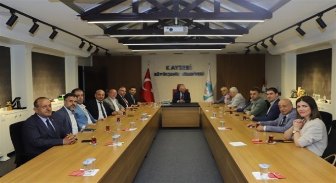 Başkan Büyükkılıç'a ziyaretçi akını