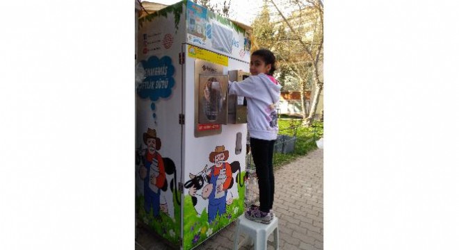 Bu otomattan süt almak çocuk oyuncağı