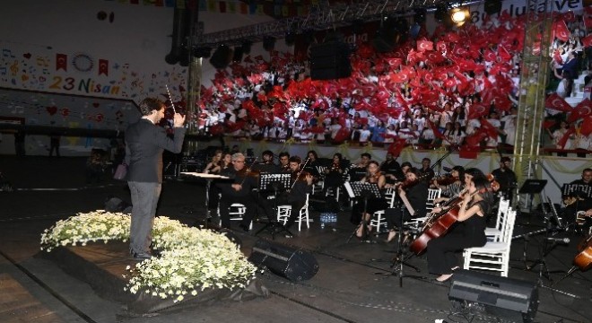 Çankaya 23 Nisan'ı yine bin çocuk ile kutladı