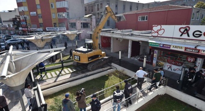 Çarşıda yıkım