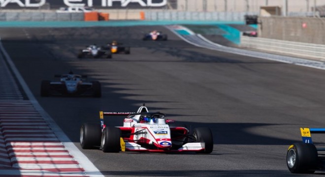 Cem Bölükbaşı Formula 3'te başarılı performansını sürdürüyor