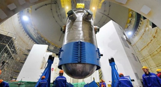 Çin'in ilk yerli yapım reaktörüne yakıt yüklemesi başladı