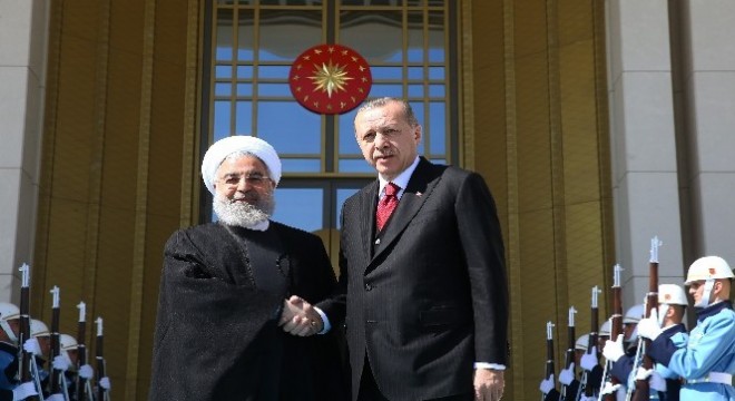 Cumhurbaşkanı Erdoğan, İran Cumhurbaşkanı Ruhani'yi Külliyede karşıladı