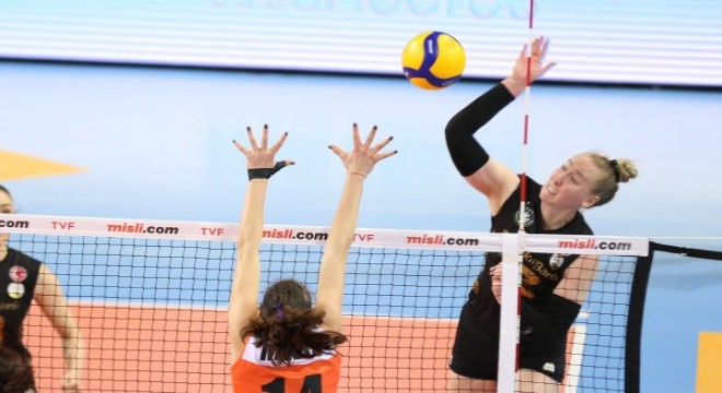 Derbide gülen taraf lider VakıfBank