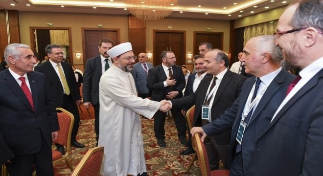 Diyanet İşleri Başkanı Erbaş Malatya'da kanaat önderleriyle bir araya geldi