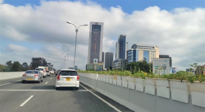 Doğu Afrika'daki ilk hızlı otoyol hizmete girdi