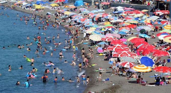 En yakın plajda yaz yoğunluğu