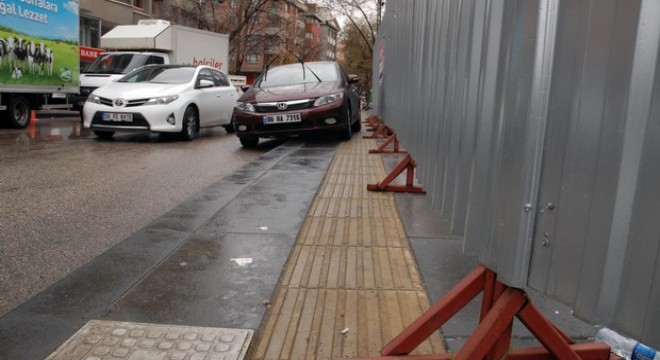 ‘Engel' caddesi