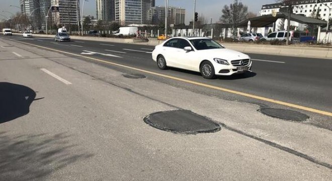 Eskişehir Yolu'nda çukurlara yama