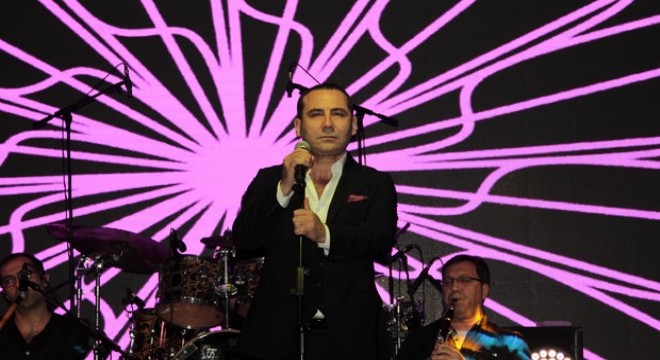 Ferhat Göçer'den özel repertuvar