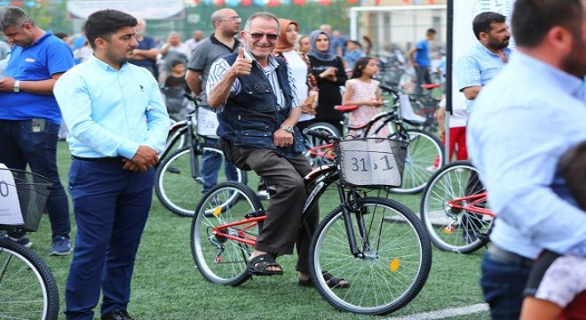 Gaziantep Büyükşehir Belediyesi'nden esnafa bisiklet hediyesi