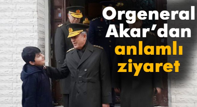 Genelkurmay Başkanı Orgeneral Akar'dan Fırat Kalkanı şehidinin ailesine ziyaret
