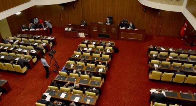 Gökçek'siz mecliste istifa tartışması