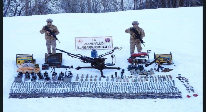 Hakkari'de çok sayıda silah ve mühimmat ele geçirildi